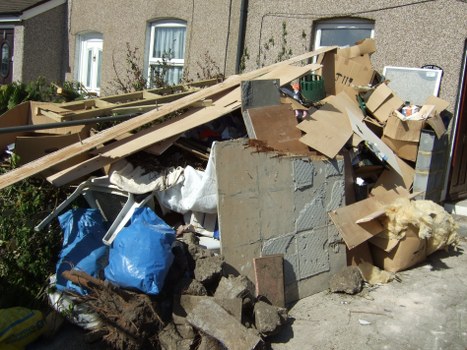 Eco-friendly disposal methods during home clearance